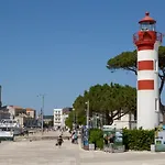 La Tour De Nesle Vieux Port Hotel 3*