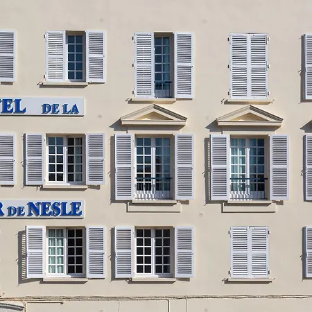 Отель Tour De Nesle Vieux Port 3 Etoiles