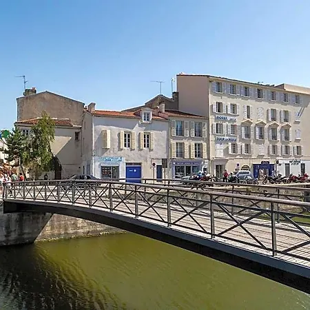 Otel Tour De Nesle Vieux Port 3 Etoiles