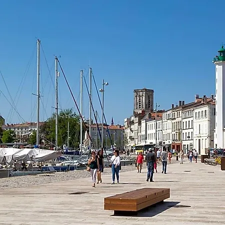 Otel Tour De Nesle Vieux Port 3 Etoiles 3*