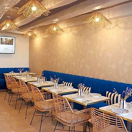 Otel Tour De Nesle Vieux Port 3 Etoiles 3*