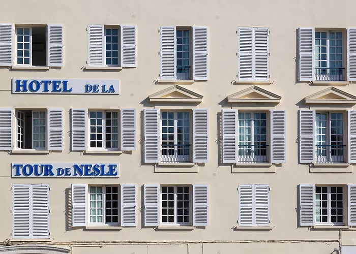 Hotel Tour De Nesle Vieux Port 3 Etoiles